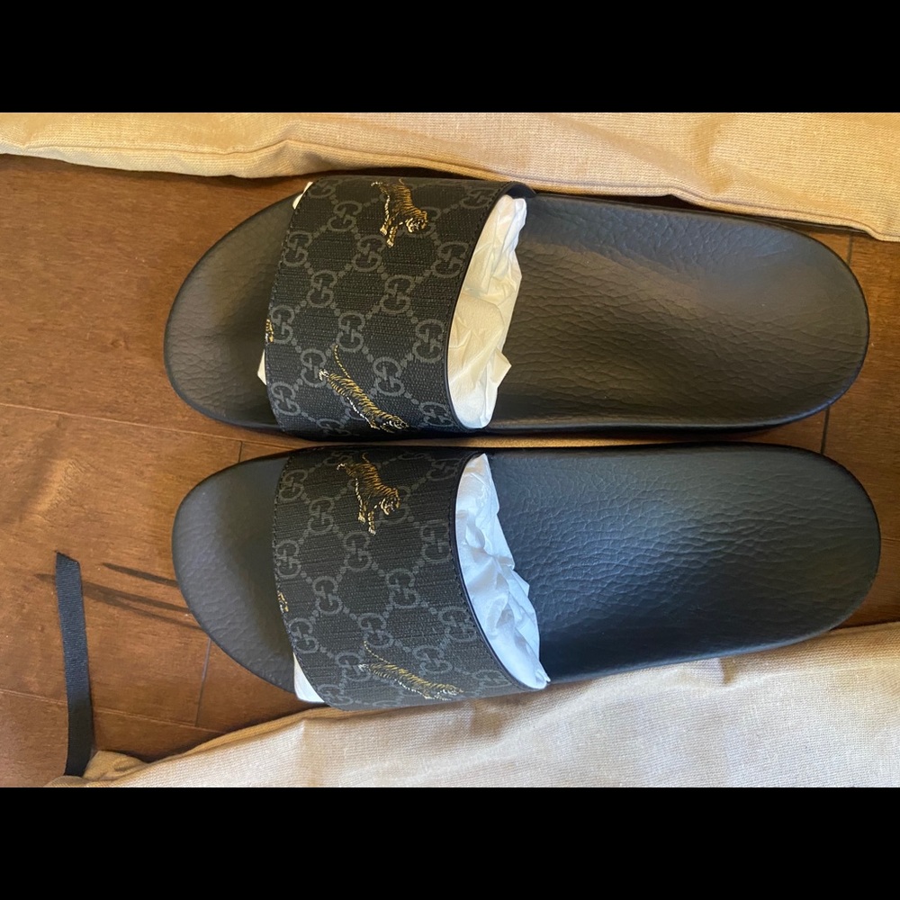 Gucci Tiger Print Slides (Men) Size 10
